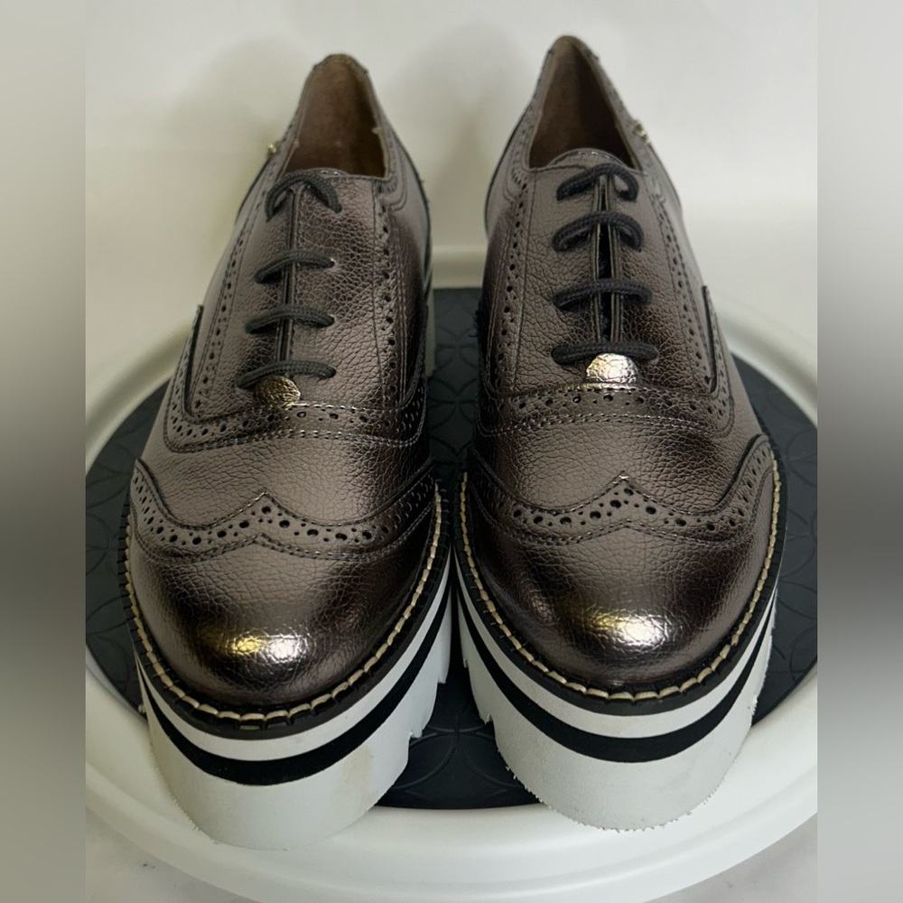 Salamandra  Silver Platform Oxfords Women’s Size  7 (24)  BRAND NEW SUPER CUTE!